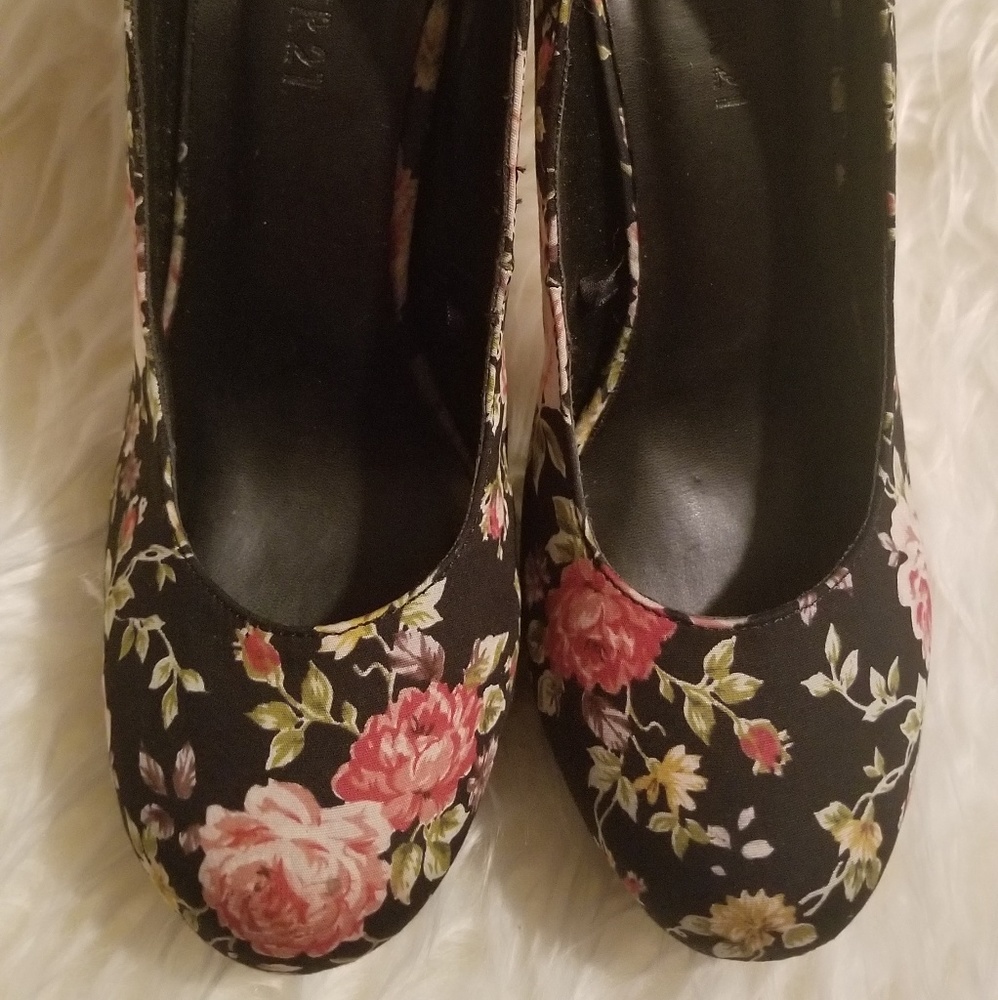 Floral pumps